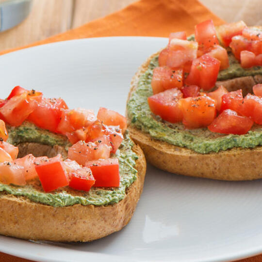 Vegetarian Spinach, Basil and Jalapeno Pepper Spread Bagel Dempster's